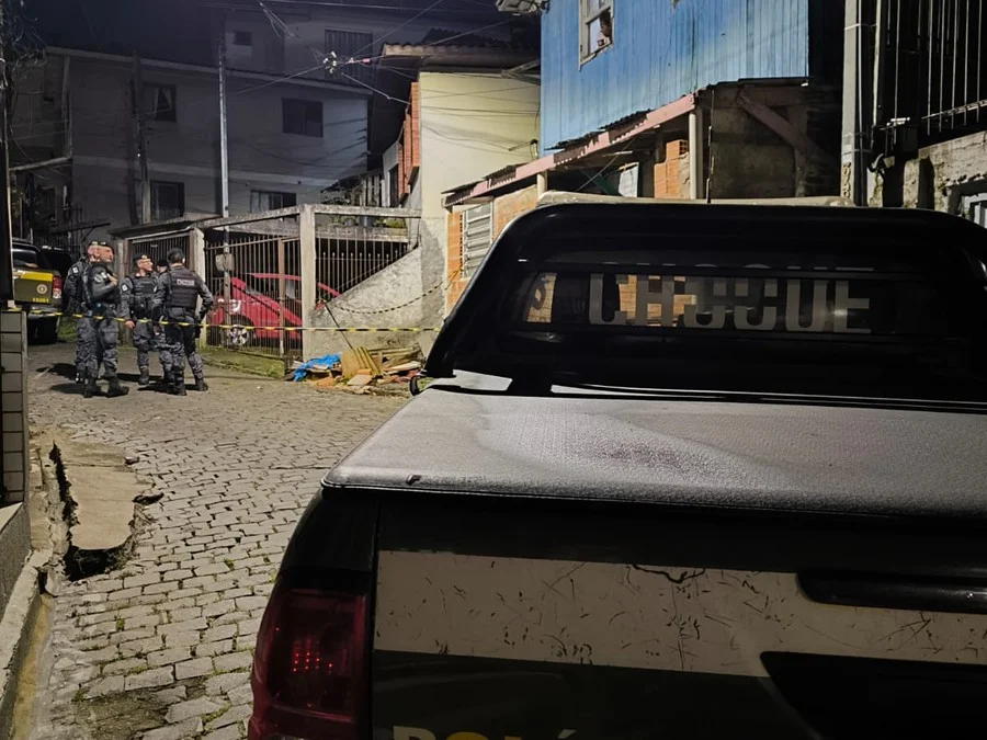 Suspeito morreu após efetuar disparos de arma de fogo contra os policiais Foto : Brigada Militar / CP