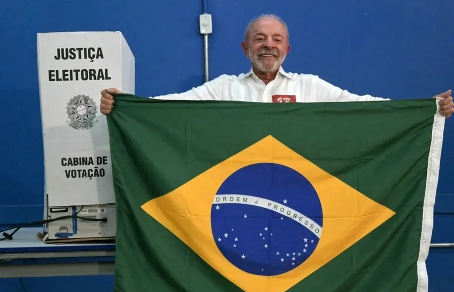 Lula vota em São Bernardo do Campo e agradece carinho de apoiadores no segundo turno Foto : Nelson Almeida / AFP