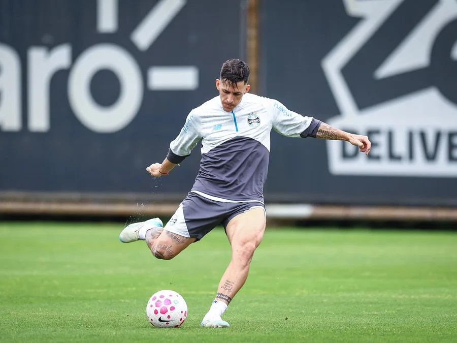 Grêmio enfrenta o Coritiba nesta segunda-feira pelo Brasileirão; saiba onde assistir