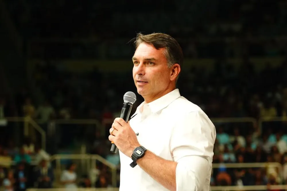 Foto: Charles Vieira / Campanha Flávio Bolsonaro / Divulgação