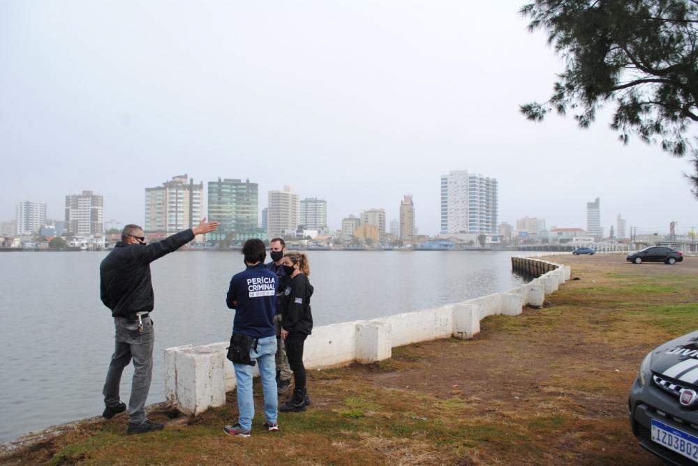 Buscas ao corpo da vítima, que teria sido jogada no Rio Tramandaí, já ocorrem a uma semana. Foto: IGP-RS/Divulgação