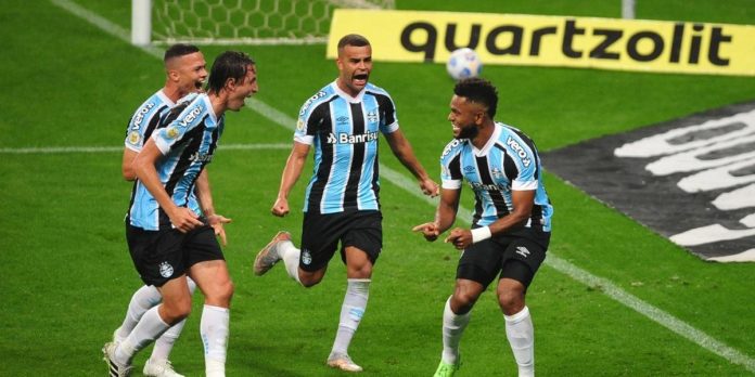 Borja marcou de pênalti em estreia pelo Grêmio | Foto: Fabiano do Amaral / CP