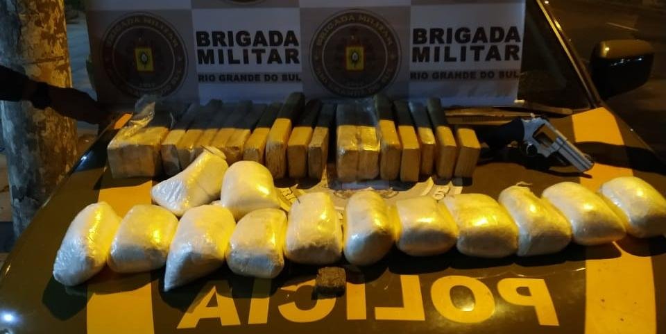 Entorpecente seria entregue para um gerente do tráfico de drogas na área | Foto: BM / CP
