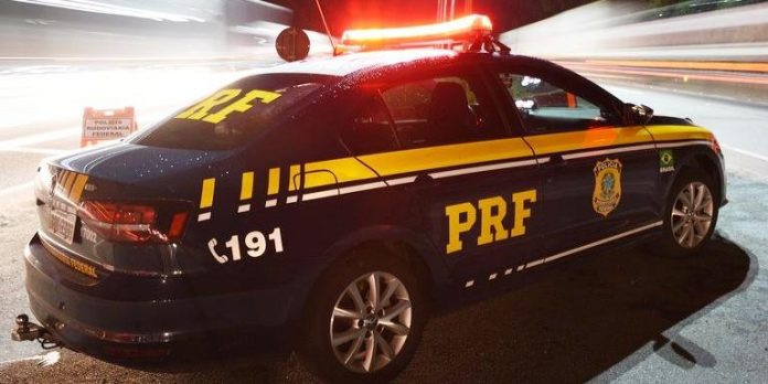 Polícia Rodoviária Federal atendeu a ocorrência | Foto: PRF / CP Memória