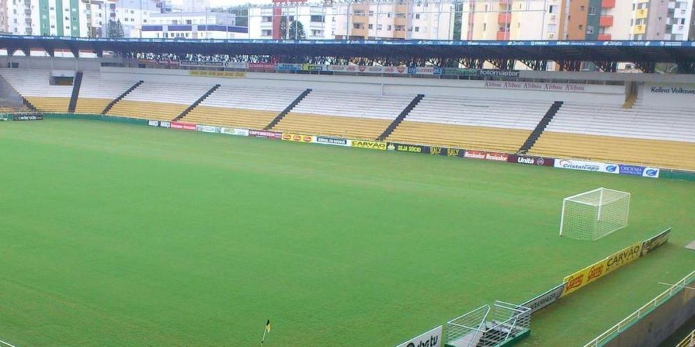 Clube ainda não informou, mas deve utilizar a estrutura do Esporte Clube Criciúma no período que ficará em Santa Catarina | Foto: EC Criciúma / Divulgação / CP