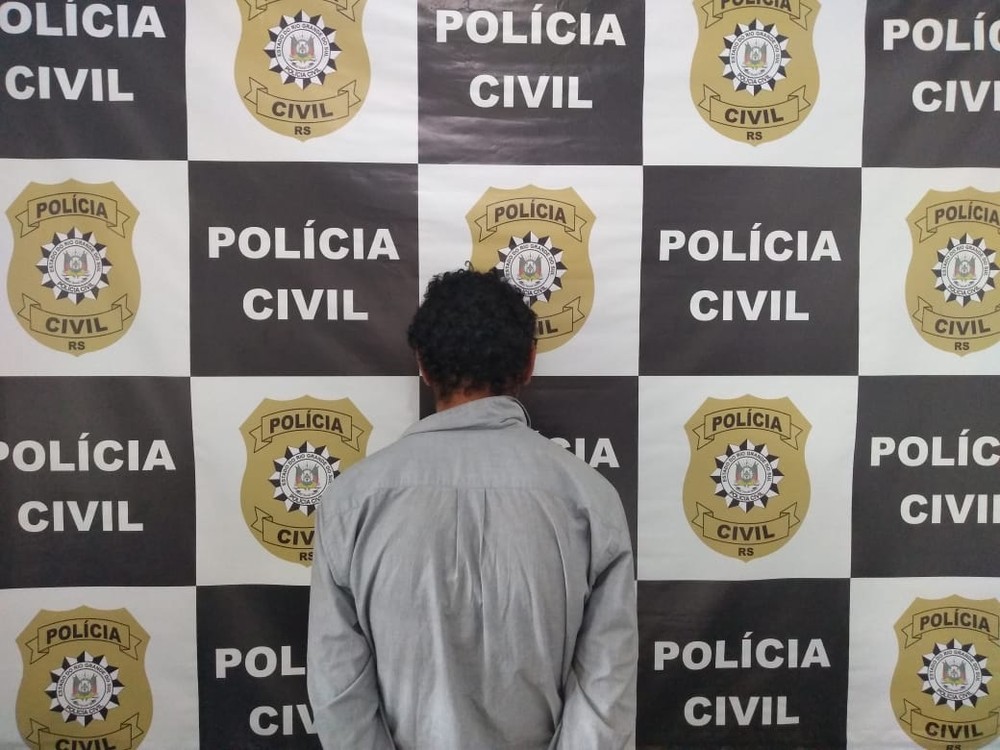 Homem foi preso na manhã desta sexta-feira (13) — Foto: Divulgação/Polícia Civil