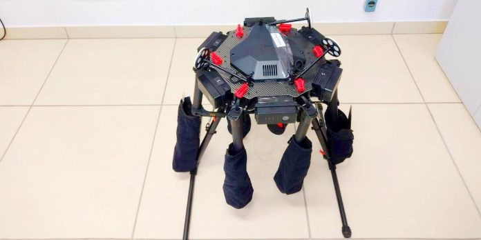Aeronave não tripulada pode transportar até dez quilos | Foto: PC / Divulgação / CP