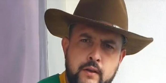 Segundos advogados do caminhoneiro, ele se entregou à Polícia Federal nesta terça | Foto: Reprodução / Instagram / CP