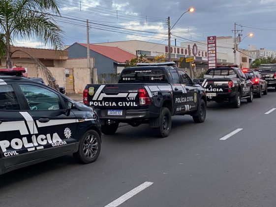 Delegada Luciana Smith confirmou o envolvimento dos 3 acusados no latrocínio que vitimou a jovem de 20 anos. Foto: Polícia Civil / Divulgação