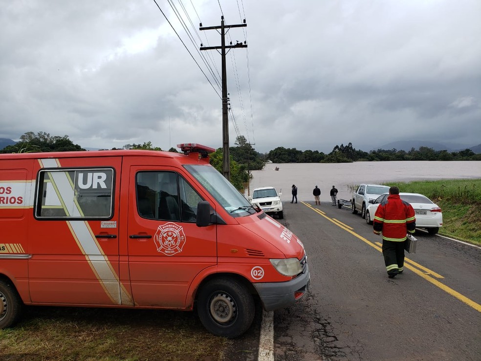 Buscas iniciaram na quarta-feira (8), após desaparecimento de morador na enchente — Foto: Bombeiros Voluntários de Colinas