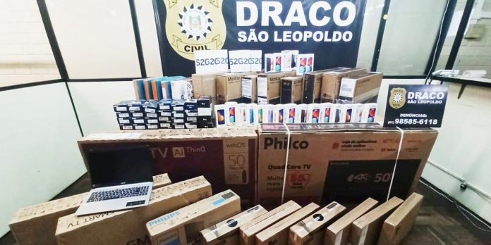 Televisores, monitores, notebooks e telefones celulares foram apreendidos | Foto: PC / Divulgação / CP