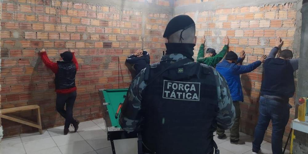 Brigada Militar identificou os presentes nas festas clandestinas e lavrou termos circunstanciados | Foto: Dalvani Albarello / 24º BPM / Divulgação / CP