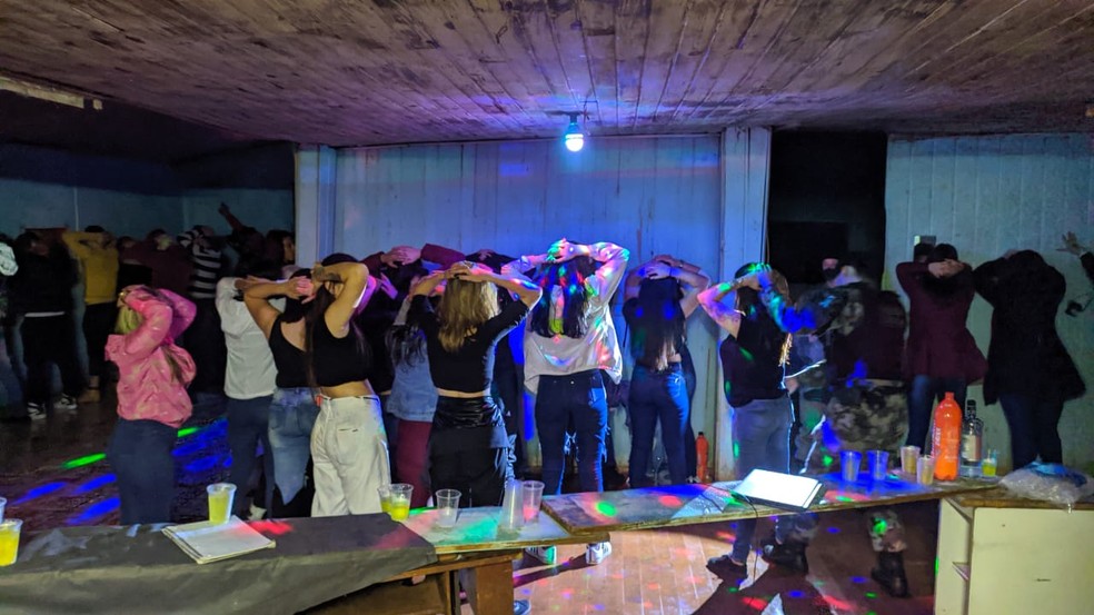 Festa no interior de Passo Fundo reunia 130 pessoas, várias sem máscara, conforme a prefeitura — Foto: Divulgação/Prefeitura de Passo Fundo