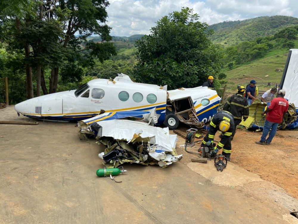 Delegado informou que os destroços da aeronave serão encaminhados ao Rio de Janeiro nesta terça-feira (09). Foto: Polícia Militar