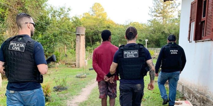 Indivíduo foi localizado no Cantagalo | Foto: PC / Divulgação / CP