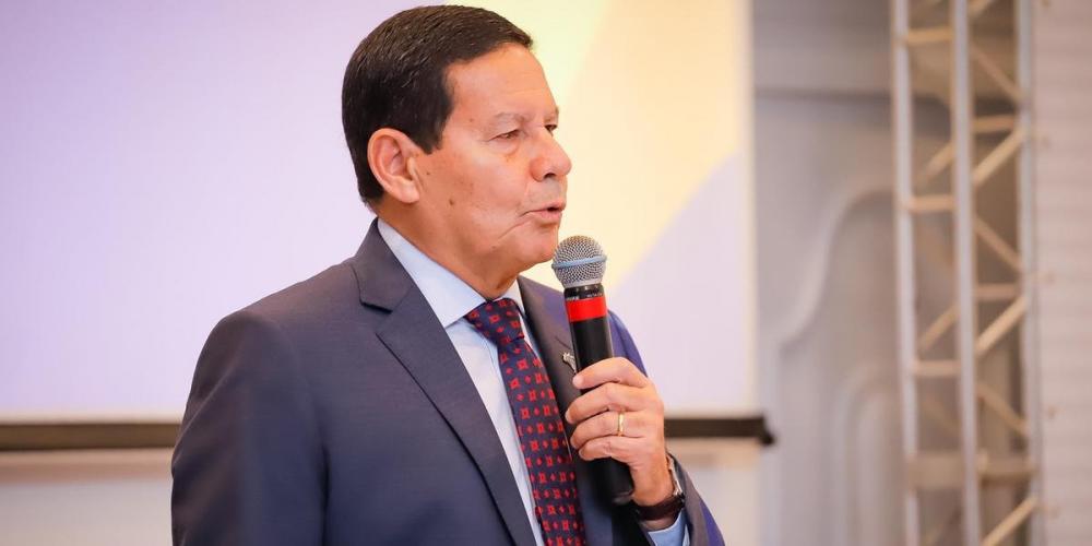 Presidente em exercício até a quinta-feira é o general Hamilton Mourão | Foto: Bruno Batista / VPR / CP
