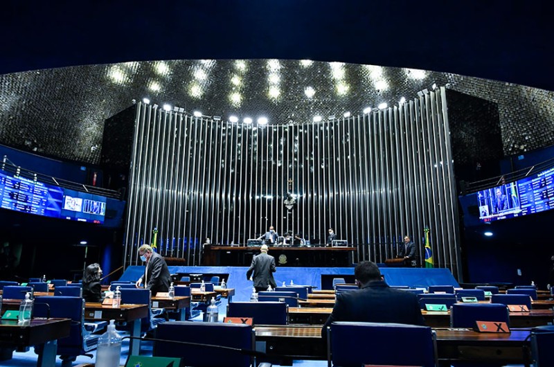 A proposta, que será analisada no Senado, aumenta a pena dos crimes de calúnia, difamação e injúria cometidos em contexto de violência doméstica e familiar contra a mulher