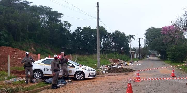 Local do crime foi isolado para o trabalho do Instituto-Geral de Perícias | Foto: BM / Divulgação / CP