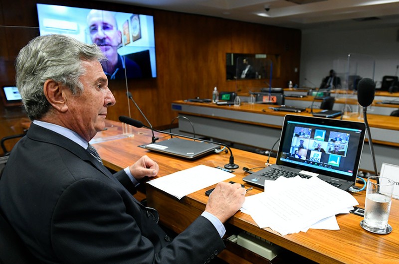 O presidente da CRE, senador Fernando Collor (PROS-AL), lembrou a importância da atividade turística para a geração de emprego, renda e tributos - Marcos Oliveira/Agência Senado