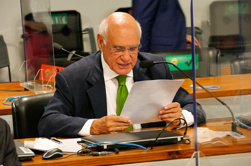 Relator, Lasier Martins rejeitou definição de meta de 60% de fontes renováveis - Roque de Sá/Agência Senado