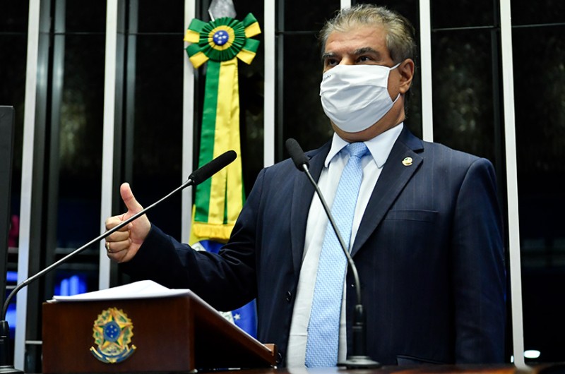 O senador Nelsinho Trad (PSD-MS) demonstrou sua preocupação com as festas carnaval, pelo surgimento de novas variantes do covid-19 - Waldemir Barreto/Agência Senado