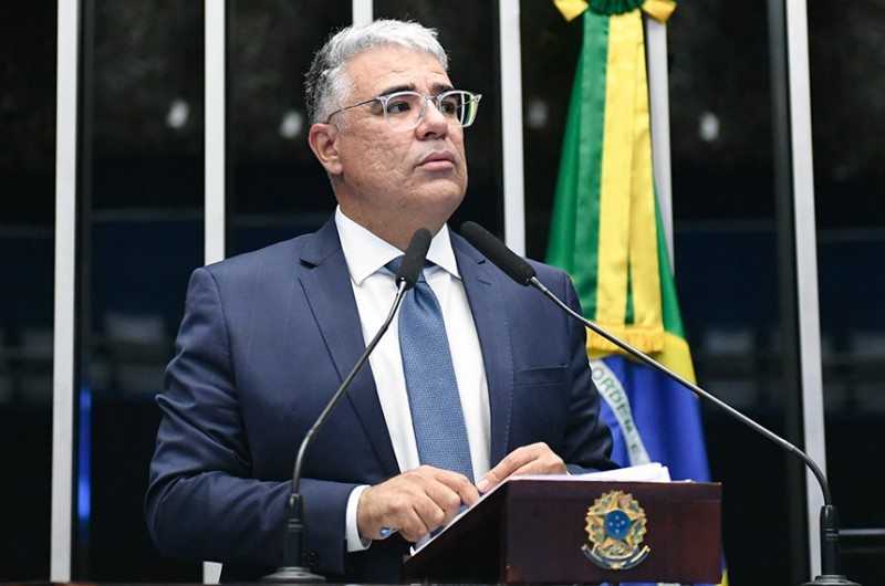 O senador Eduardo Girão durante pronunciamento nesta quarta-feira - Roque de Sá/Agência Senado