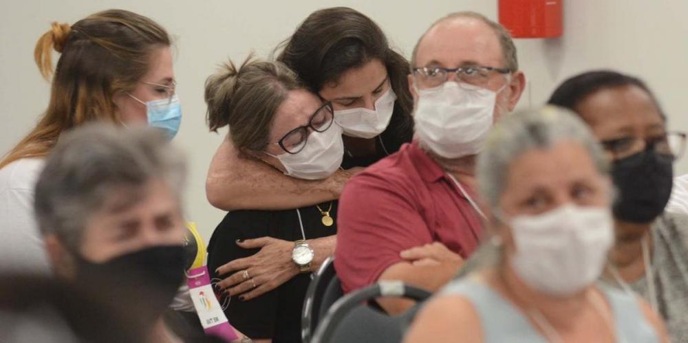 Familiares de vítimas se emocionaram em momentos, alguns precisando de atendimento | Foto: Ricardo Giusti