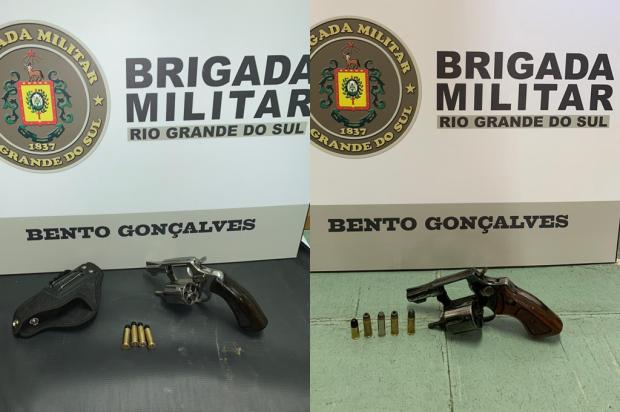 Os dois revólveres apreendidos com o mesmo suspeito em duas ações diferentes Foto: Brigada Militar / Divulgação / Div