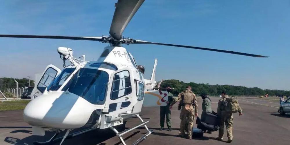 Equipe especializada em bombas embarcou em helicóptero do Batalhão de Aviação da BM, em Porto Alegre. | Foto: BM / Divulgação / CP