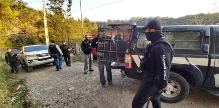 Cinco mandados de busca e apreensão e outros cinco mandados de prisão temporária foram cumpridos | Foto: Polícia Civil / Divulgação / CP