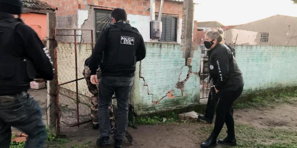 Cerca de 400 agentes cumpriram 64 mandados de busca e apreensão e 36 mandados de prisão preventiva | Foto: PC / Divulgação / CP