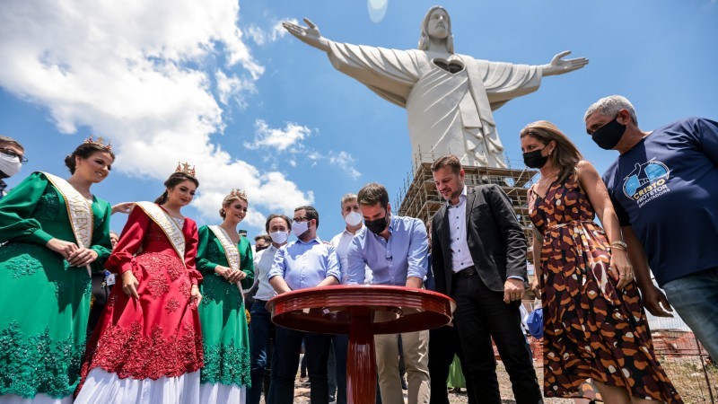  Pavimenta viabiliza acesso ao Cristo Protetor de Encantado