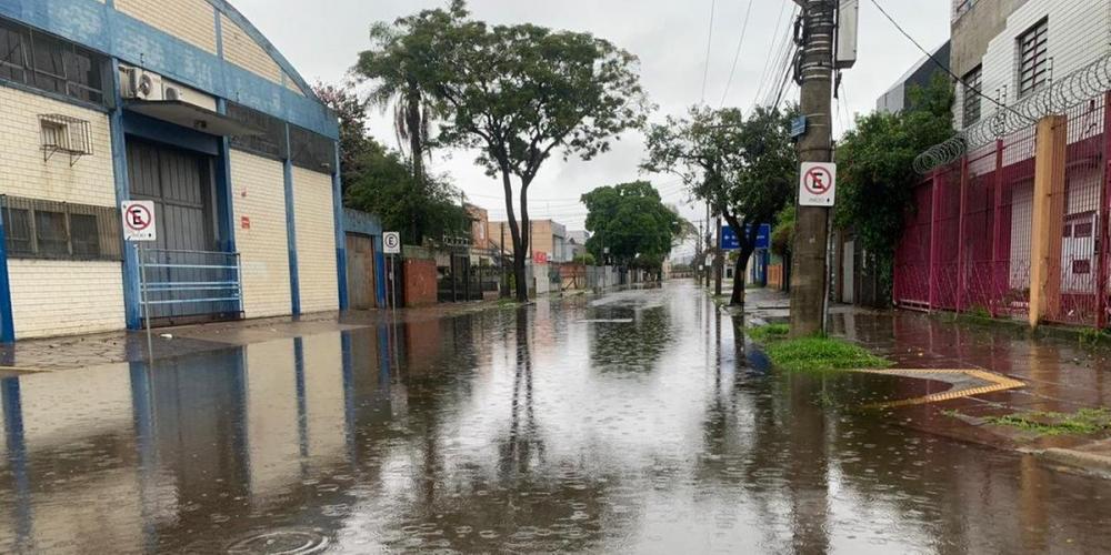 Problemas são recorrentes na cidade em dias de chuva | Foto: Alina Souza / CP
