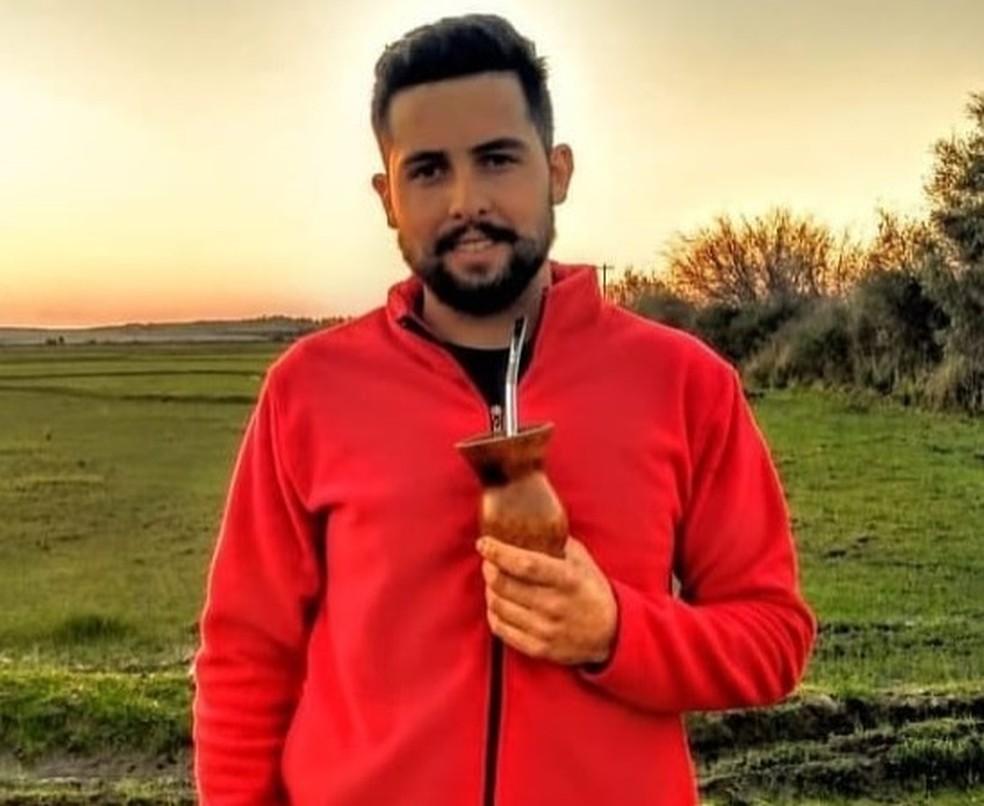 Arielson Fontoura, de 22 anos, morreu no domingo (26) após sofrer choque em São Gabriel — Foto: Arquivo pessoal