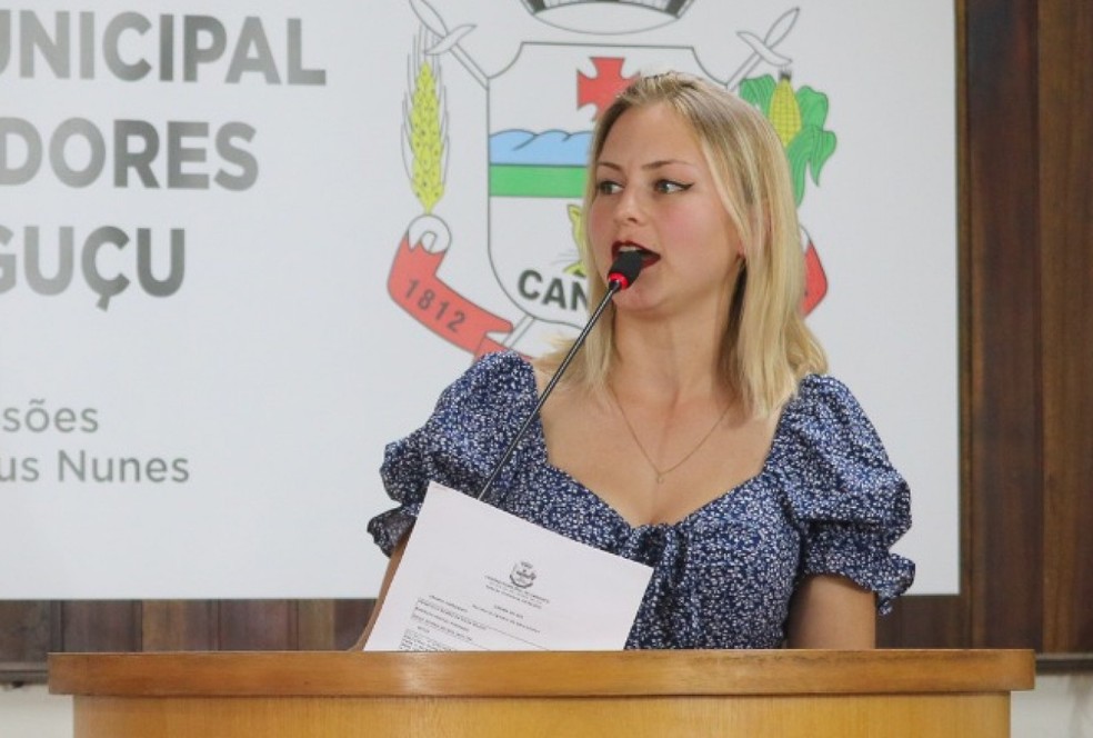 Vereadora Iasmin Roloff (PT), única mulher eleita e parlamentar mais jovem da legislatura, recebeu votos para a presidência da Câmara de Vereadores de Canguçu 