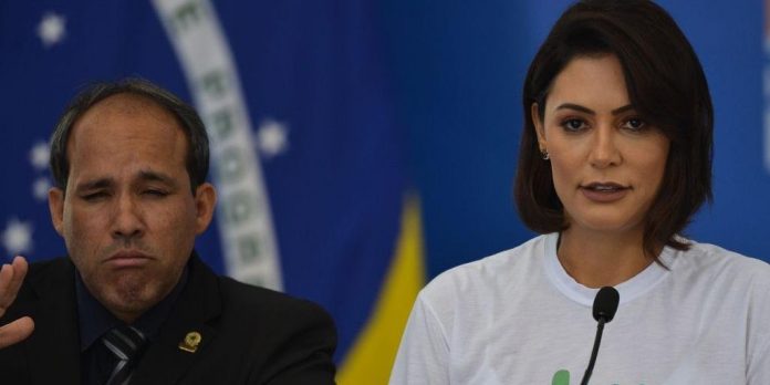Primeira-dama usou as redes sociais para agradecer orações e mensagens recebidas depois de chefe do | Foto: Marcello Casal Jr/ Agencia Brasil / CP Memória