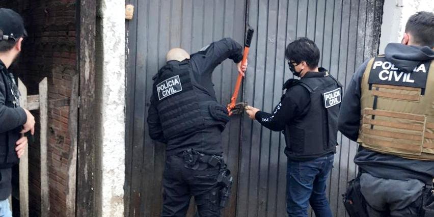Agentes cumpriram 12 mandados de busca e apreensão e nove mandados de prisão preventiva | Foto: PC/ Divulgação / CP