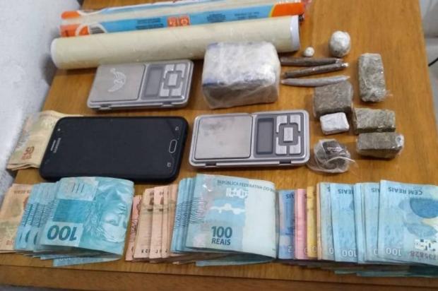 Material apreendido durante a ação policial no bairro Várzea Grande Foto: Brigada Militar / Divulgação / Divulgação