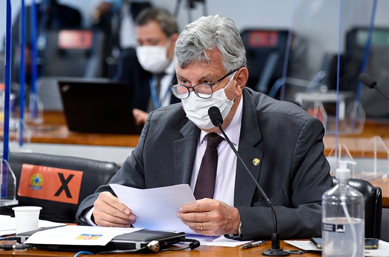 Luis Carlos Heinze é o autor do projeto que libera agrotóxicos dos países do Mercosul - Roque de Sá/Agência Senado