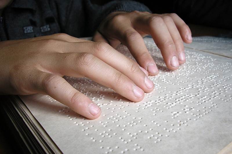 Projeto assegura que autor de testamento poderá tomar conhecimento do conteúdo do documento escrito por tabelião, por meio de interpretação em Libras ou de transcrição para braile - Unlisted / Stock Photos