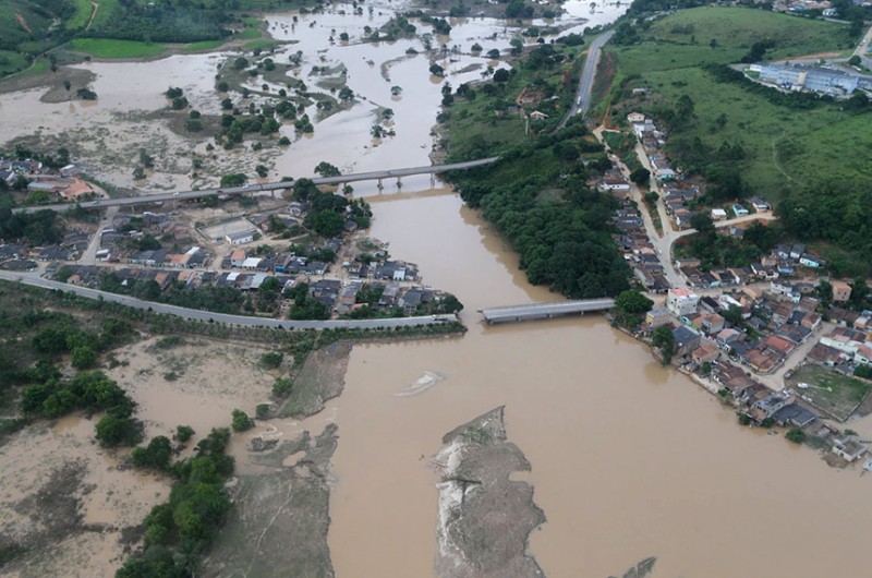 Área alagada e estradas destruídas em Itamaraju, na Bahia, que sofreu com enchentes em dezembro - Manu Dias/GOVBA