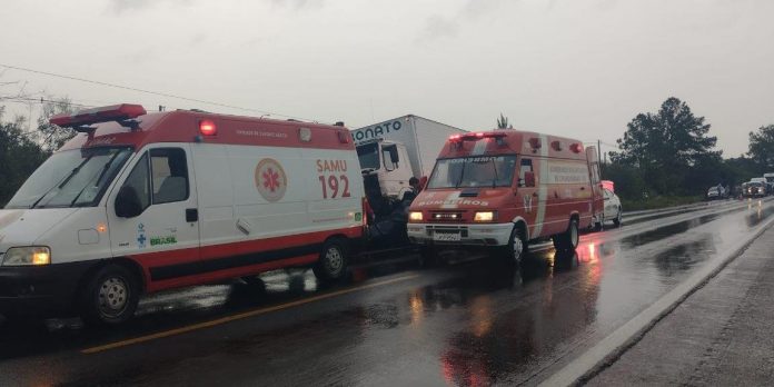 Acidente deixa três mortos na RS 401. Foto: Bombeiros Voluntários de Charqueadas/Divulgação
