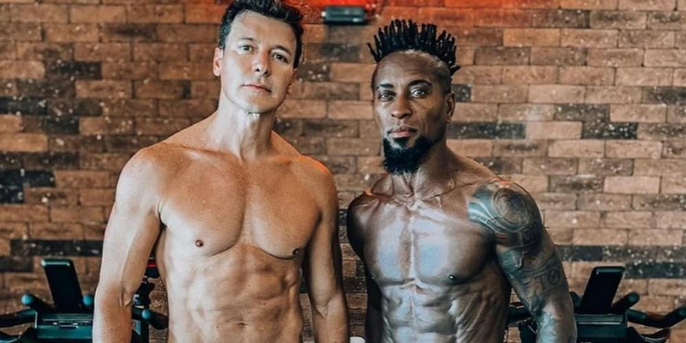 Rodrigo Faro e Zé Roberto mostram corpos sarados nas redes sociais (Foto: Reprodução) 