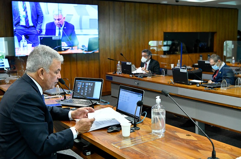 O presidente da CAS, Sérgio Petecão, conduz a reunião desta terça-feira - Geraldo Magela/Agência Senado