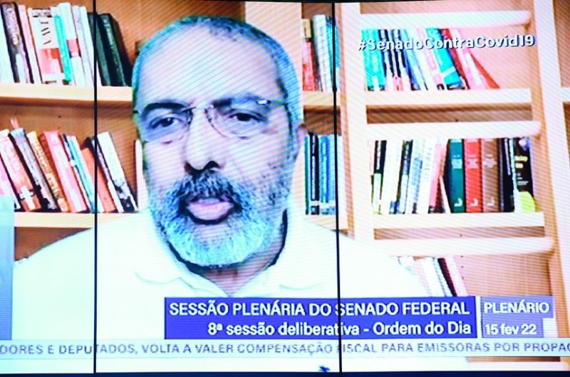 O senador Paulo Paim (PT-RS) comentou a violência que atinge negros, idosos e pessoas com deficiência. - Agência Senado