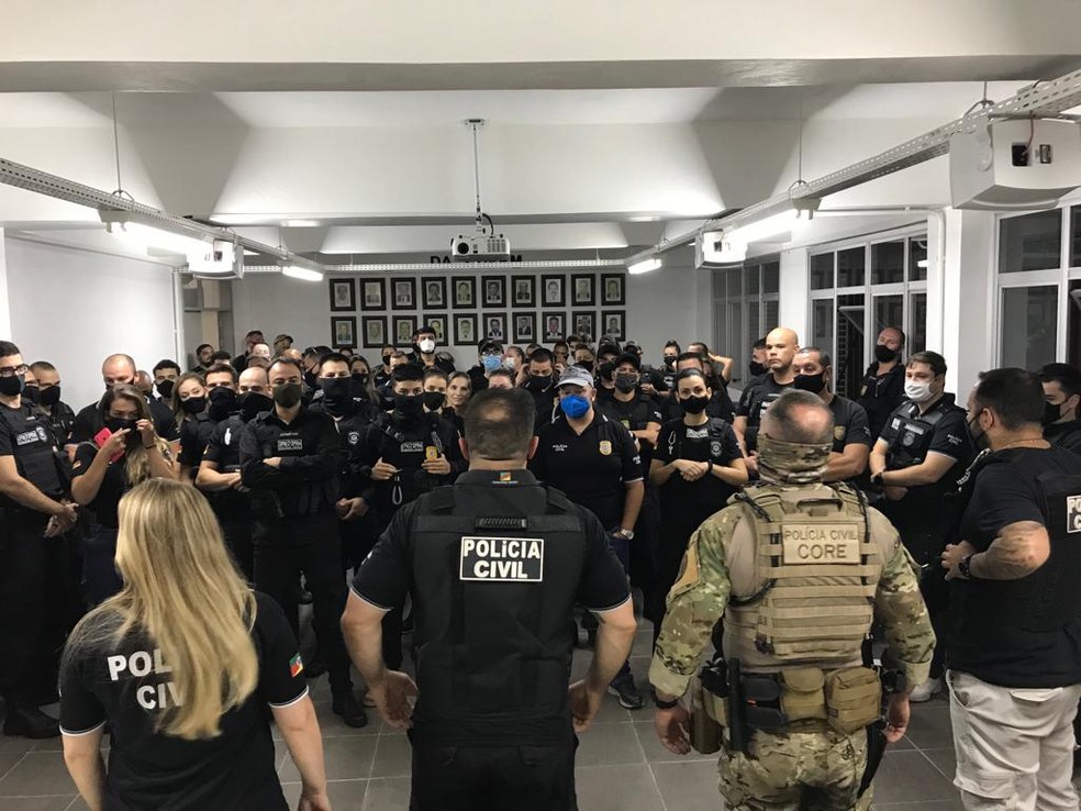 Polícia cumpriu mandados de busca e de prisão em cidades da Região Metropolitana de Porto Alegre e no interior — Foto: Divulgação/Polícia Civil