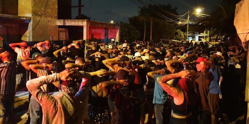Multidão estava na rua Iraí, no bairro Salgado Filho | Foto: BM / Divulgação / CP
