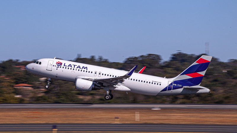 Menino de 9 anos embarcou em aeronave da Latam. — Foto: Latam/Divulgação