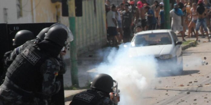 BM usou bombas de gás para dispersar protesto | Foto: Ricardo Giusti/CP