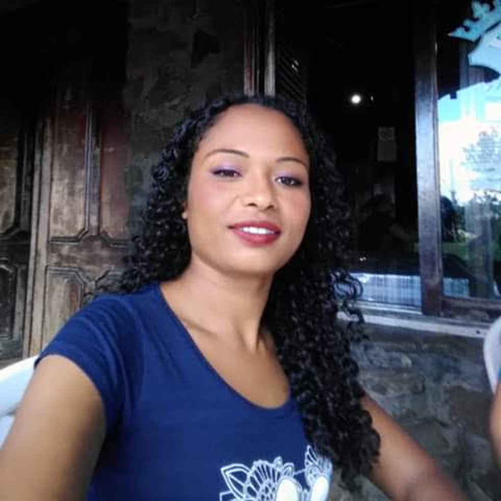Raquel foi esfaqueada pelo ex-companheiro e morreu, segundo Polícia Civil — Foto: Reprodução/Facebook